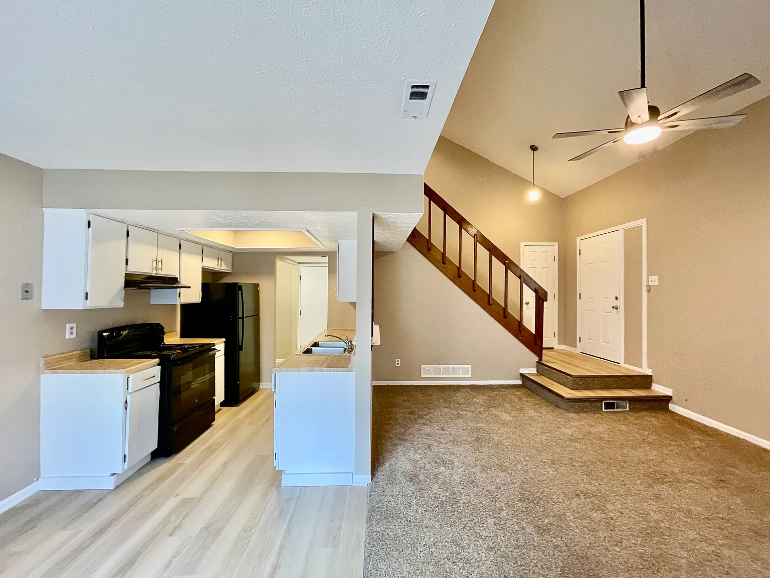 2 bed, 1.5 bath, 965 sqft, $1,245 — Photo 4