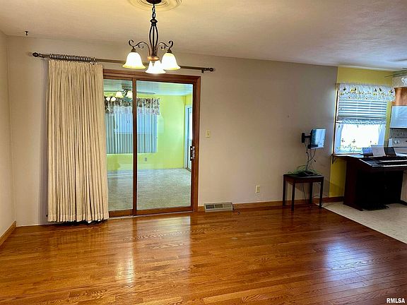 5th image of 612 N East St