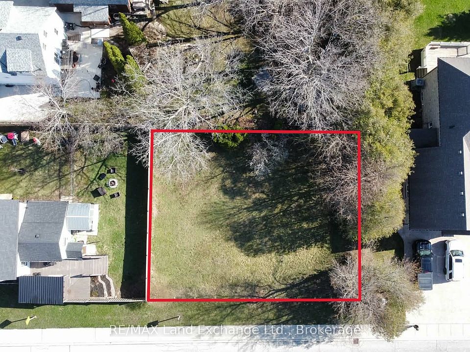 1st image of 371 Saint Albert St