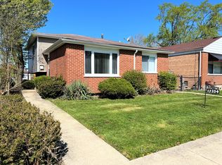 12354 S Honore St, Calumet Park, IL 60827