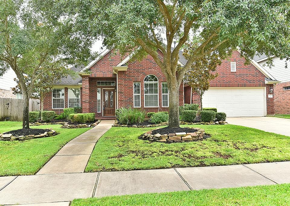 1st image of 15831 Hurstfield Pointe Dr