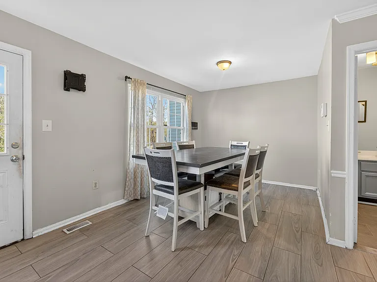4686 Joanna Ct — Photo 8
