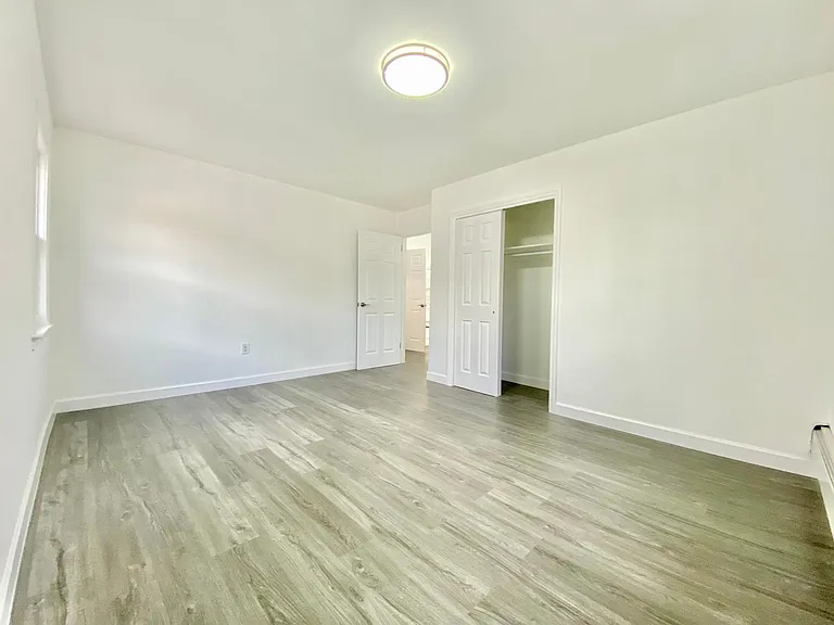 225 Locust Ave #2 — Photo 14