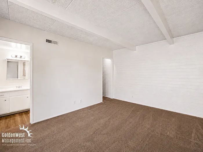 910 E Marlette Ave #19 — Photo 11