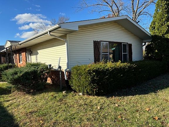 2nd image of 552 Donna Dr APT 4