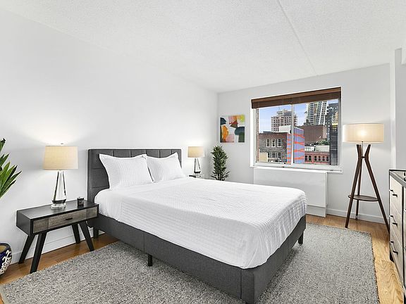 4th image of 555 W 23rd St APT S9g