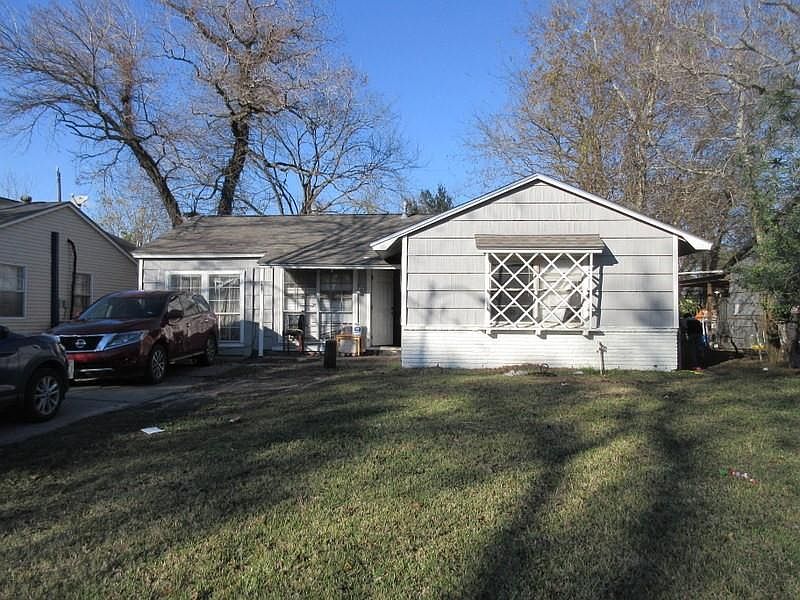 1st image of 5751 Lakefield Dr