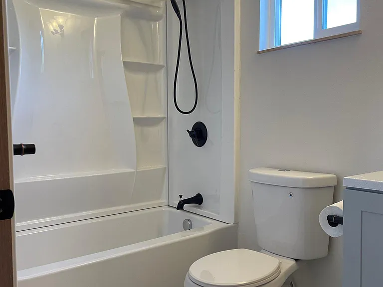 BATHROOM 2