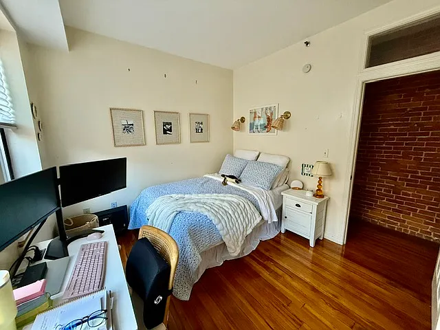 492 Commercial St #4 — Photo 10