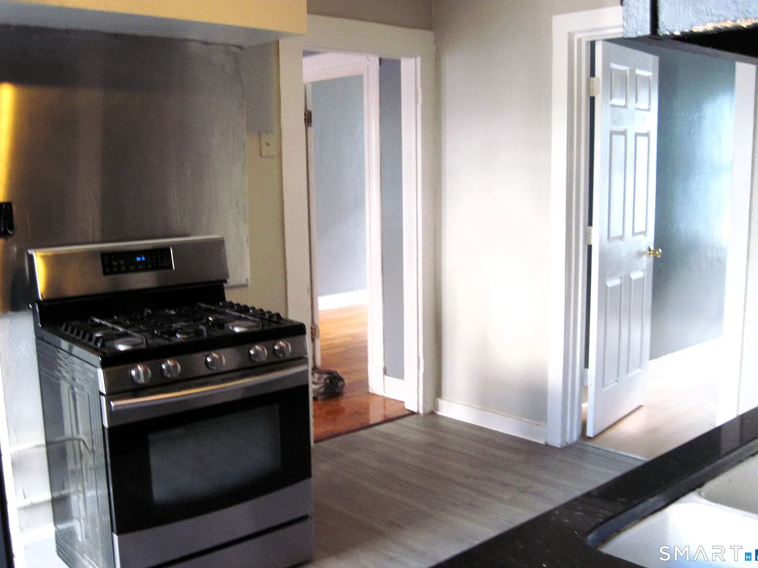 3 bed, 3.0 bath, 3095 sqft, $1,600 — Photo 4