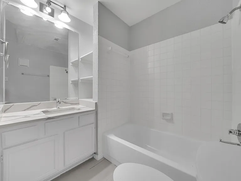 2111 E Belt Line Rd — Photo 17