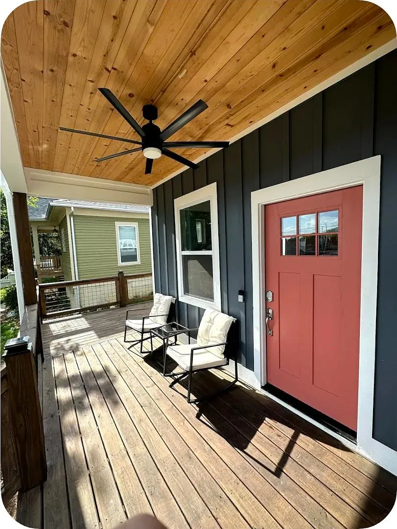 511 W Bell Ave — Photo 2