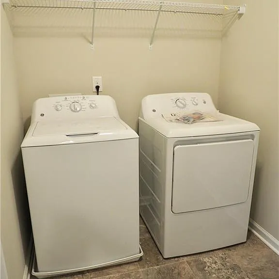 30 Laurel Dr E — Photo 14