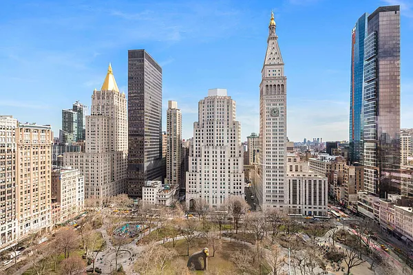 Rented by Douglas Elliman | media 21