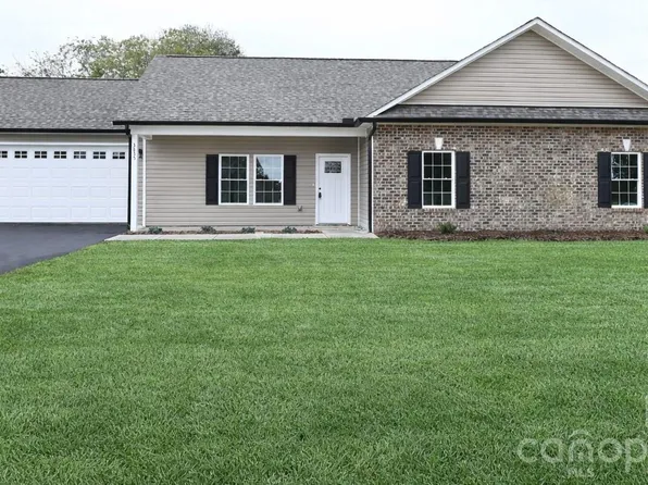 3835 Sulphur Springs Rd NE, Hickory, NC 28601