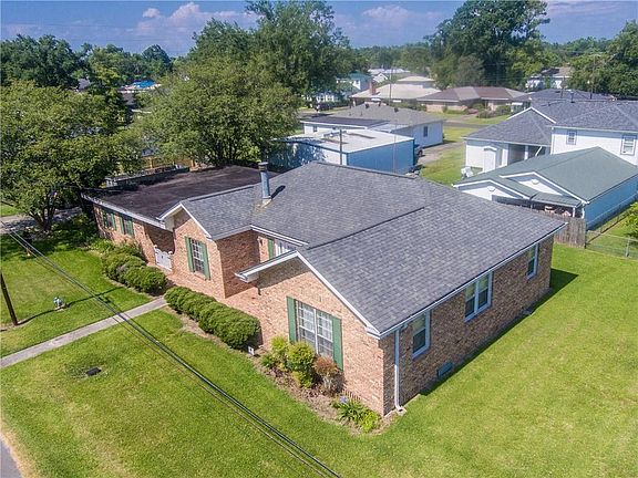 4th image of 200 Parker Ln