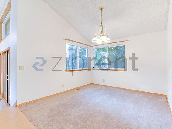 3rd image of 18621 NE 25th St