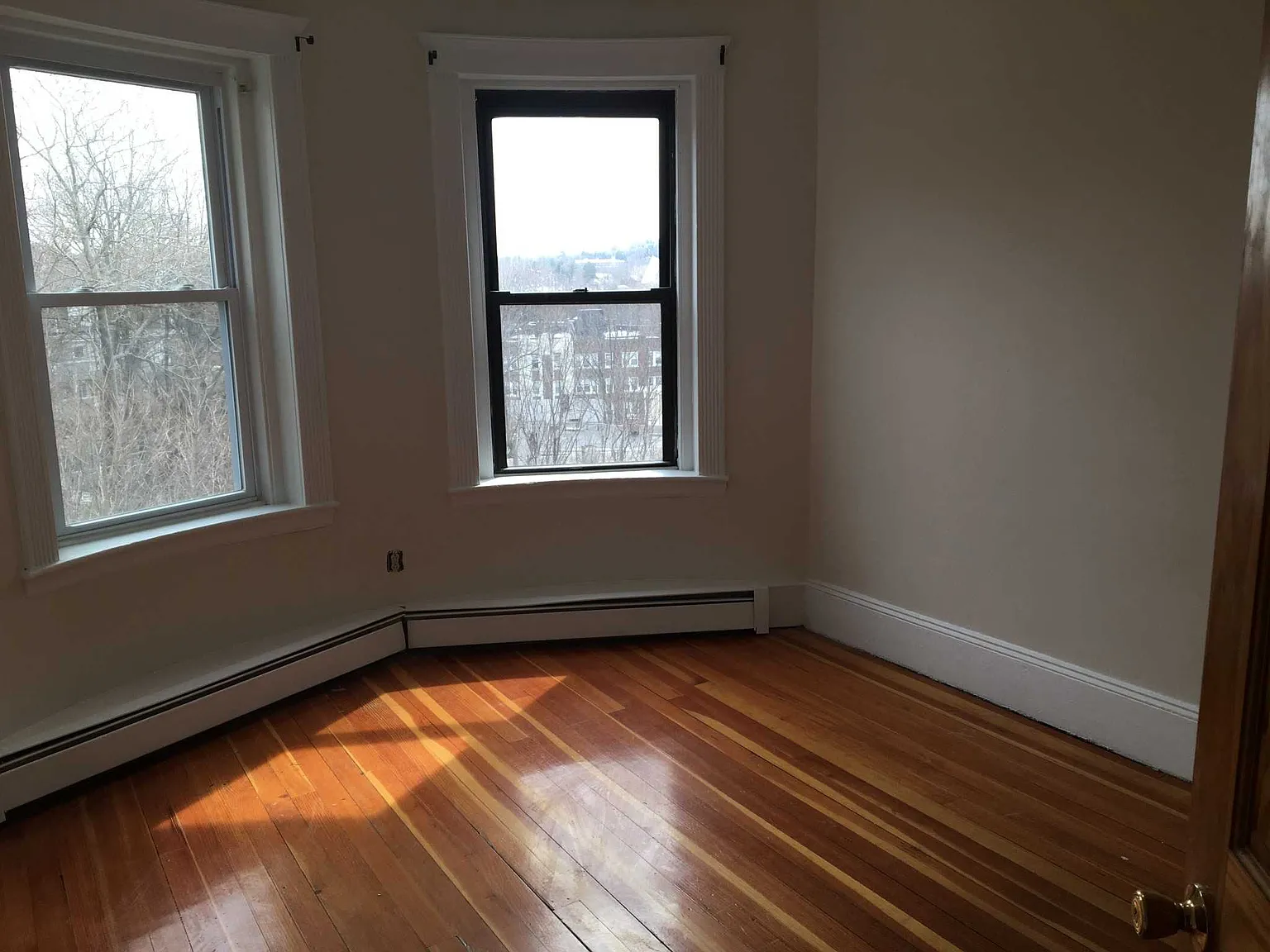 4 bed, $4,200 — Photo 3