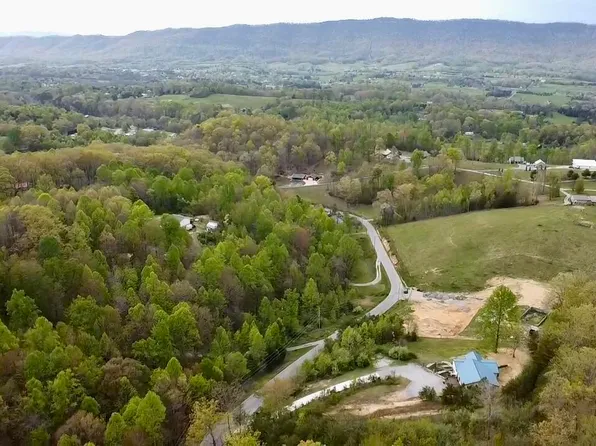 1405 Glade Springs Rd, La Follette, TN 37766
