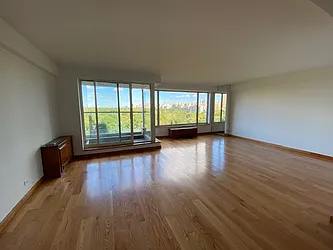 Rented by La Seven Inc.