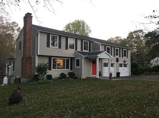 22 Ridgebury Rd, Ridgefield, CT 06877