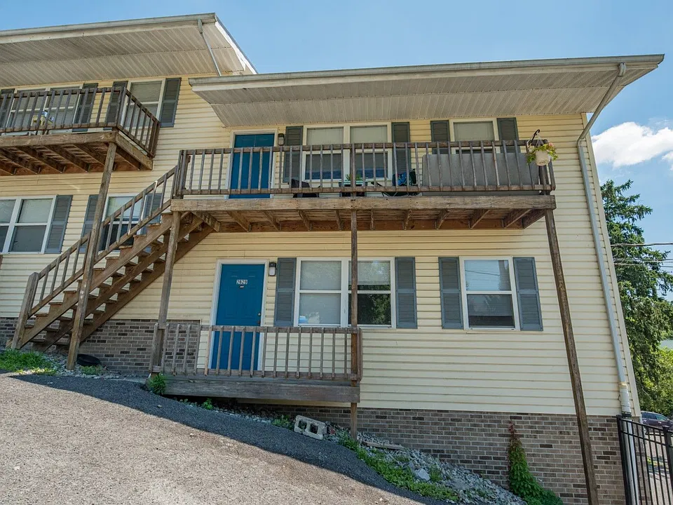 2621-2631 University Ave