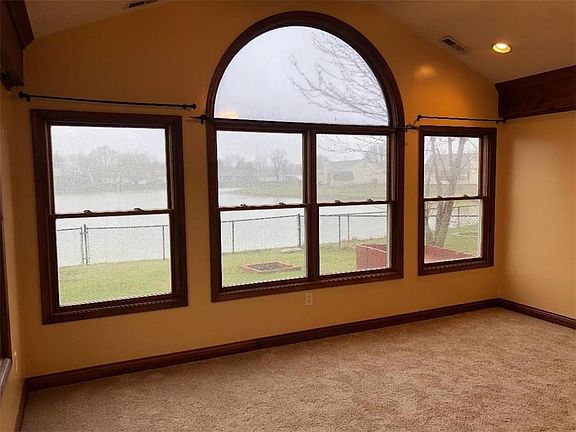 5th image of 6422 Winslow Dr
