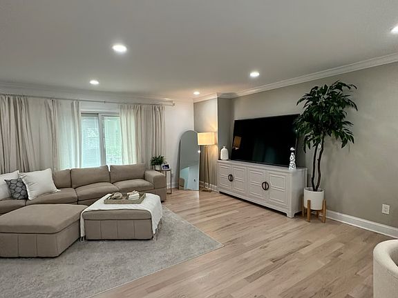 3rd image of 36 Railroad Ave #B