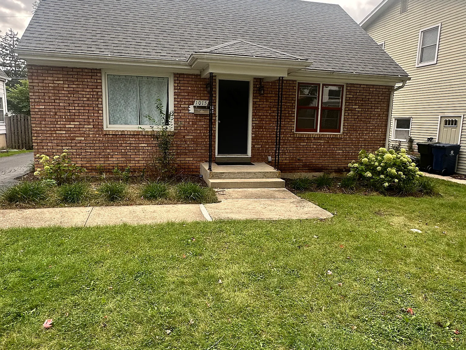 1015 N Main St — Photo 1
