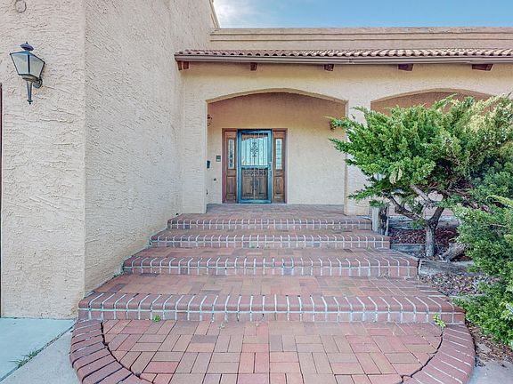 3rd image of 13808 Winterwood Way SE