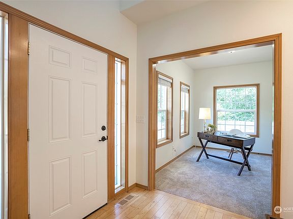 3rd image of 8919 150th Avenue NW