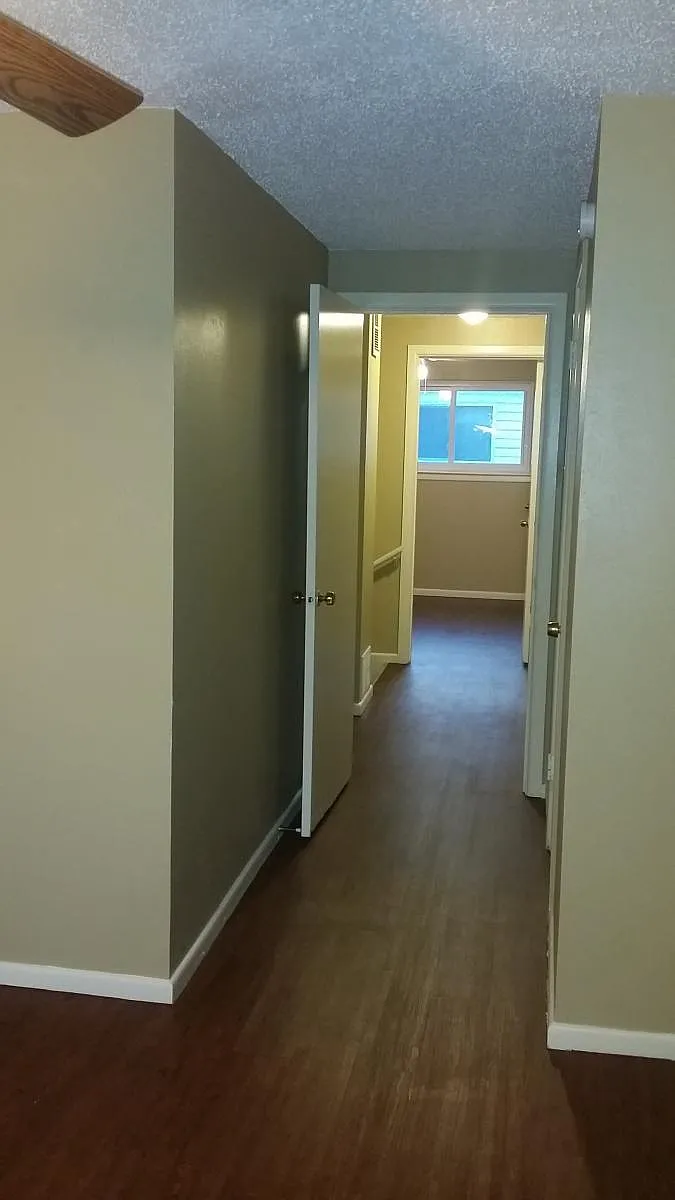 Building Photo - 505 Hughes Dr