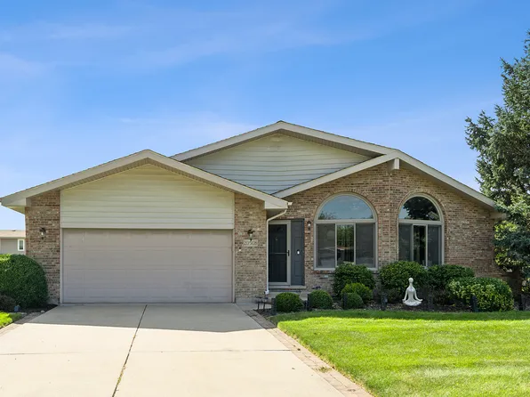 20508 S Hunter Dr, Frankfort, IL 60423