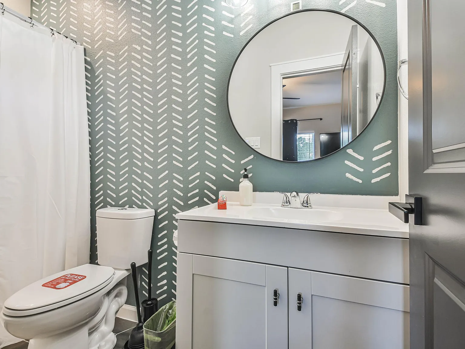 4 bed, 5.0 bath, 1600 sqft, $1,087 — Photo 4