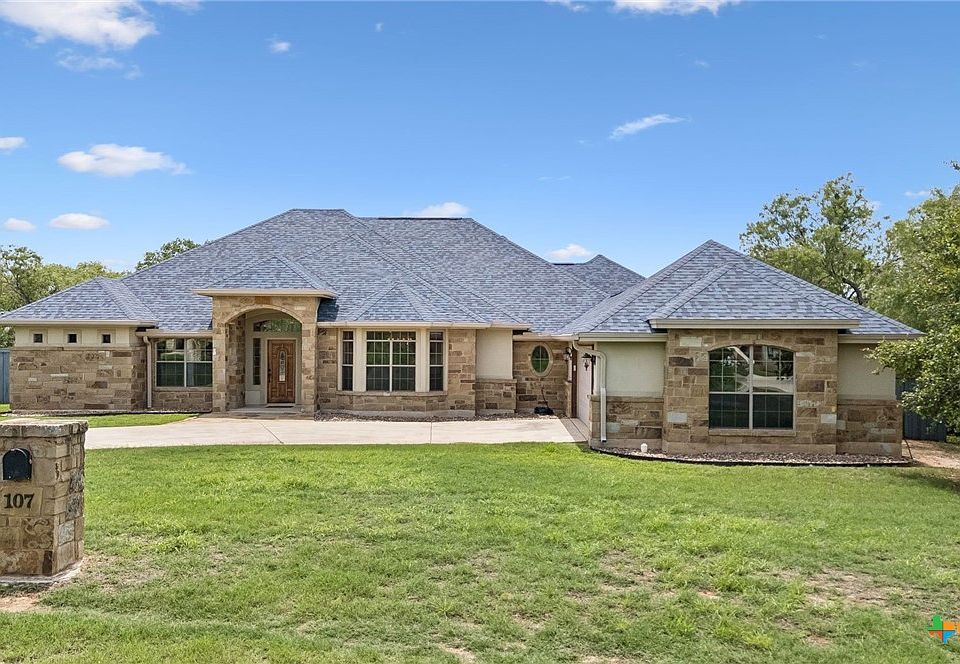 1st image of 107 Oakview Dr