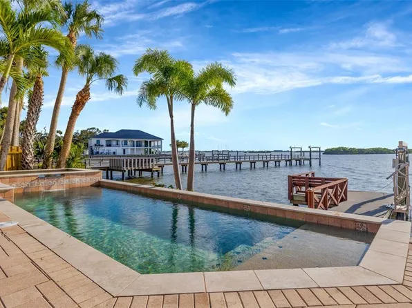 8400 35TH AVENUE N, ST PETERSBURG, FL 33710