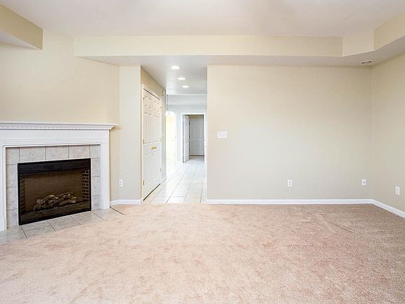 3rd image of 1102 Oatlands Park