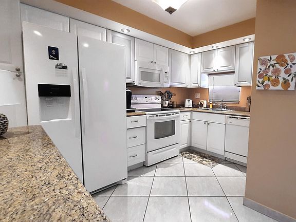 2nd image of 9823 S Hollybrook Lake Drive #205