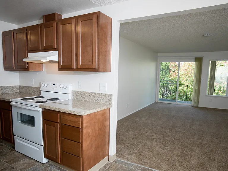 Meadow Ridge Apartments — Photo 6