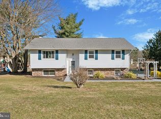 210 Valley Green Dr, Coatesville, PA 19320