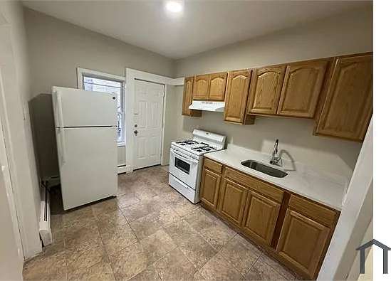 316 Mount Prospect Ave #4 — Photo 1