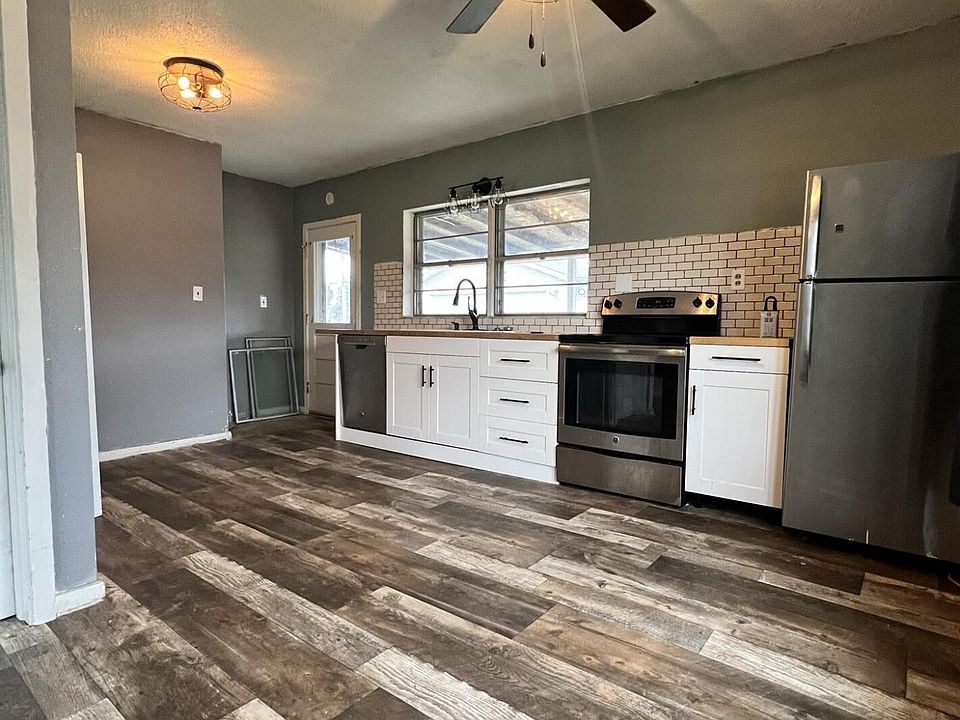 208 E Lafayette St, Sturgis, MI 49091 Zillow