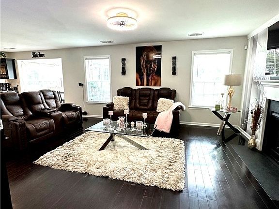 4th image of 5409 Mason Manor Dr