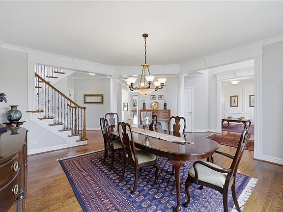 5th image of 1625 Water View Cir