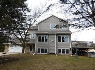 N1482 Midway Rd, Hortonville, WI 54944