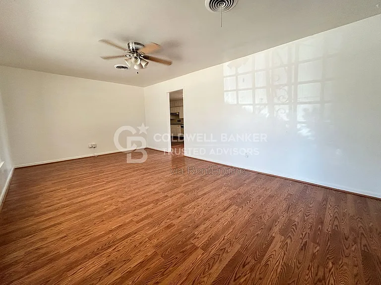 4906 17th Pl — Photo 8