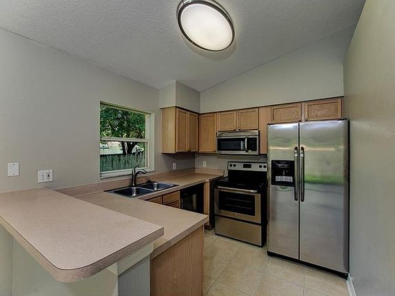 4th image of 8637 Villa Largo Dr