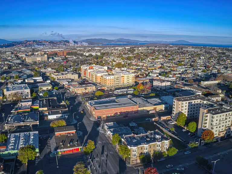 Tucked within Richmond Hills, you have easy access to the 80 freeway for a quick drive to San Francisco and more.
