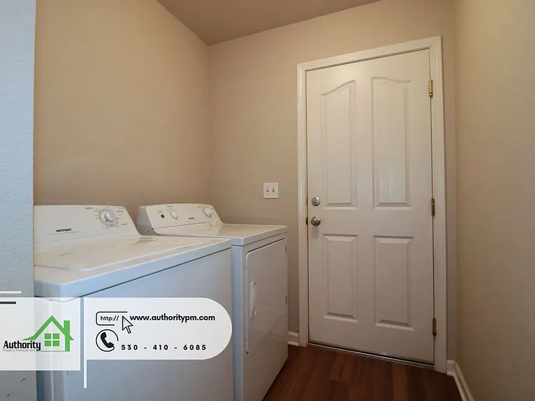 1729 Marigold Way — Photo 16