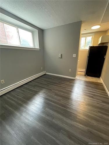 2nd image of 40 Huntington St